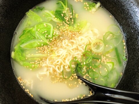 野菜たっぷりインスタントラーメン